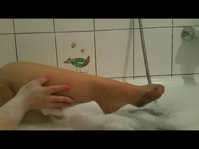 Baden mit Strumpfhose