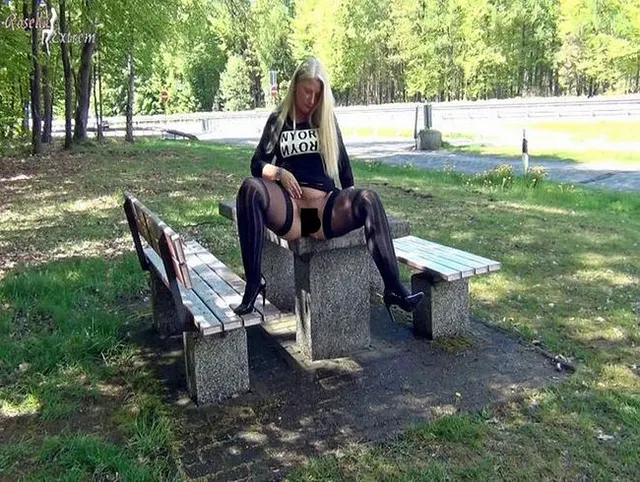 Geiler Public Piss auf einem Rastplatz!