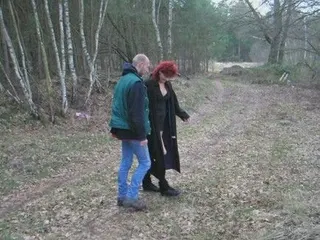 blasen bei einem Spaziergänger
