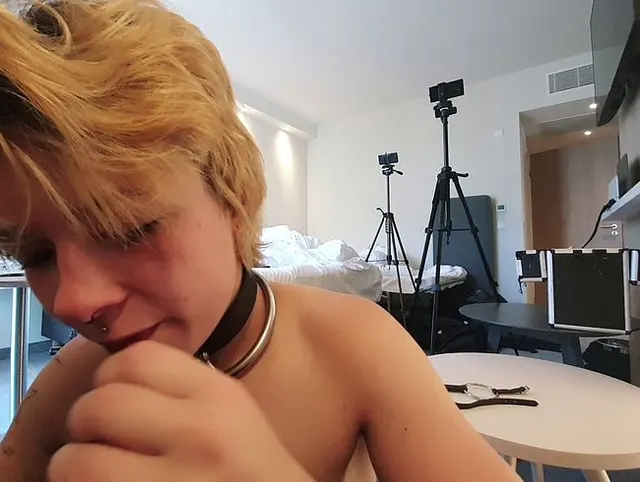 Erster POV Blowjob vom Dreckstück