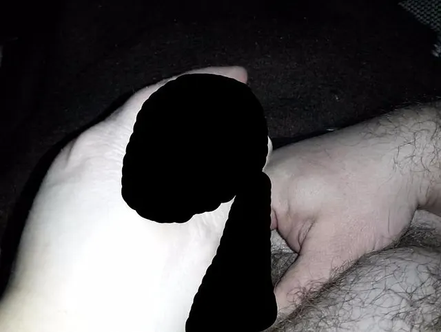 Die blancke Eichel mit Spucke gewichst