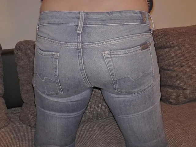 Wichsanleitung auf meinen JEANSarsch!