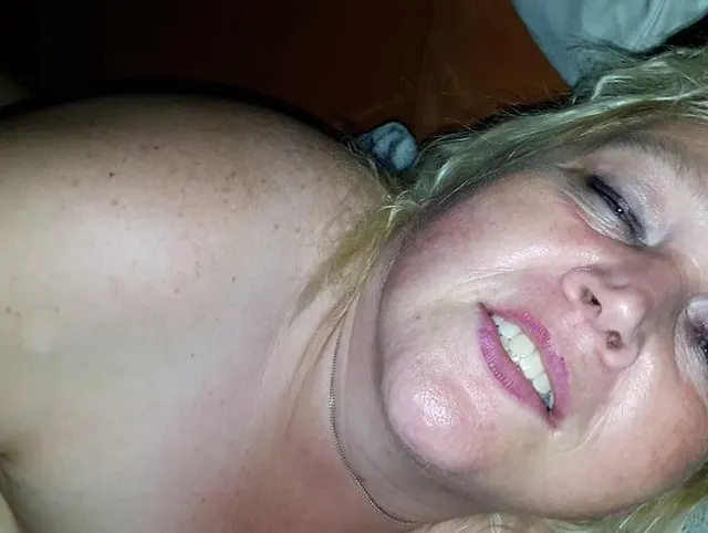 Am liebsten fremde Schwänze - ehrlicher Handjob