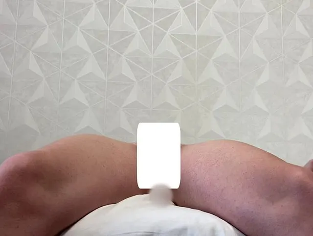 Heiße Oma über 60 reitet harten Schwanz in Kamasutra-Bdsm-Position