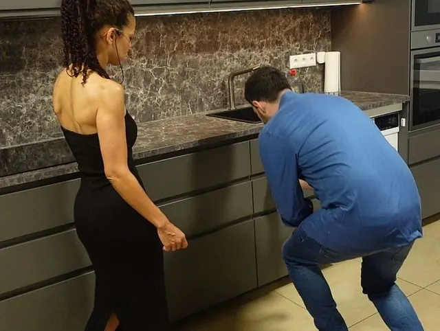 3 Monate keinen Sex mit meinem Mann, dann kam der Handwerker.... FSK 18