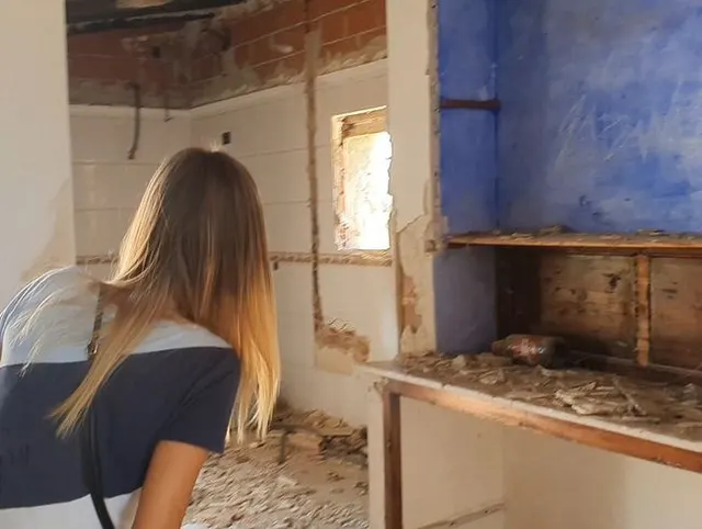 Lost Places Doggy Piss