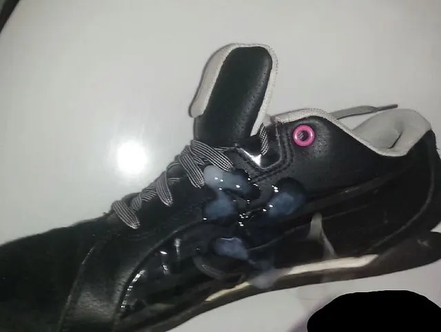 Volle Ladung auf die Schuhe meiner Ex