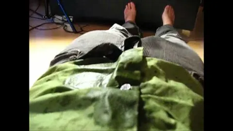Abartig dicke Fotze pisst literweise