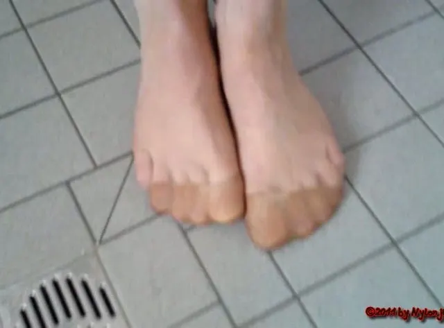 Wichsen in der PissStrumpfhose