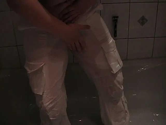in Hose gepisst