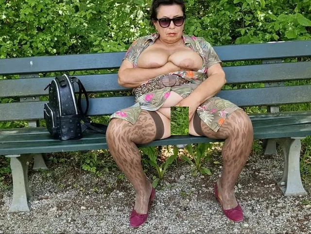 Ich präsentiere einen User meine Hurenfotze im Schlosspark