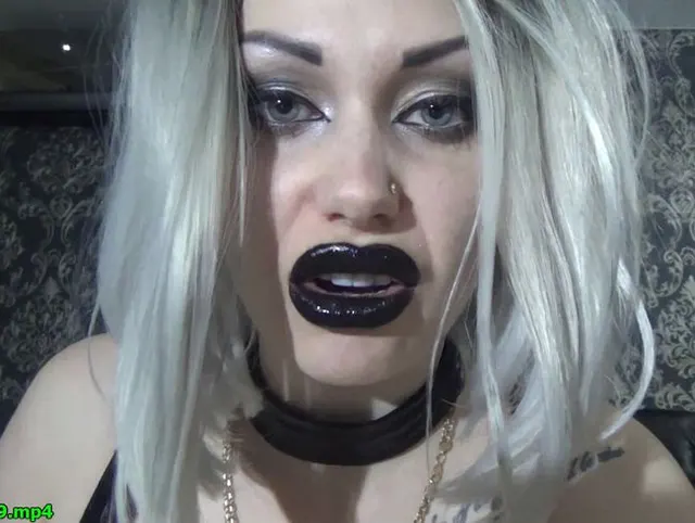 Sexy Witch wird dich lebendig verzehren und von deinen Moves abspritzen und in ihrem Körper kämpfen