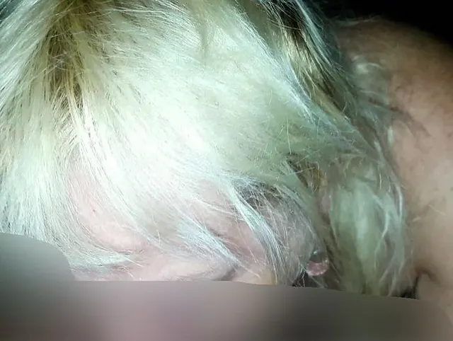 Den Pillemann mit dem Mund gefickt