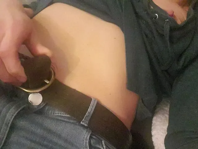 Mein erstes mal auf der Couch mit dir! Sei mir ganz nah!