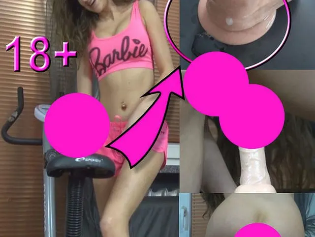 DILDO  AUF DEM FITNESSRAD BIS ZUM ORGASMUS REITEN