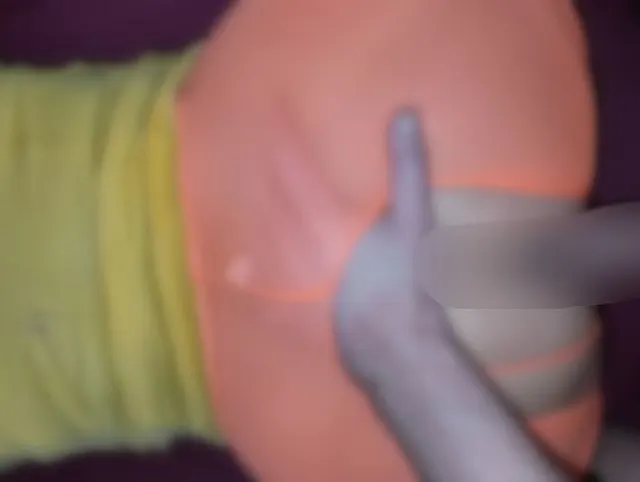 MILF mit dicken Titten nach dem Training gefickt