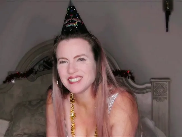 Frohes neues Jahr 2022! Silbernes Kleid Partyhut Masturbation und JOI