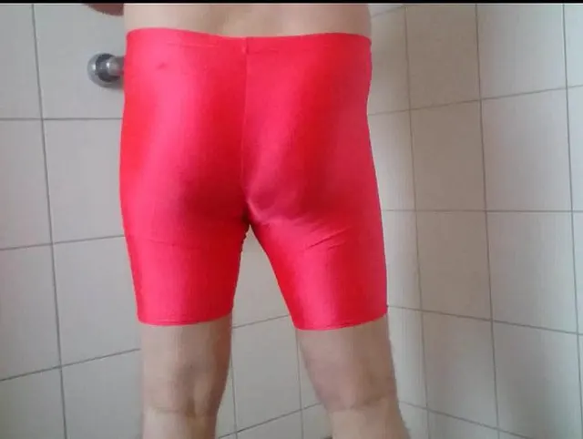 Pissen in Lycra Hose ** Sport FAN **