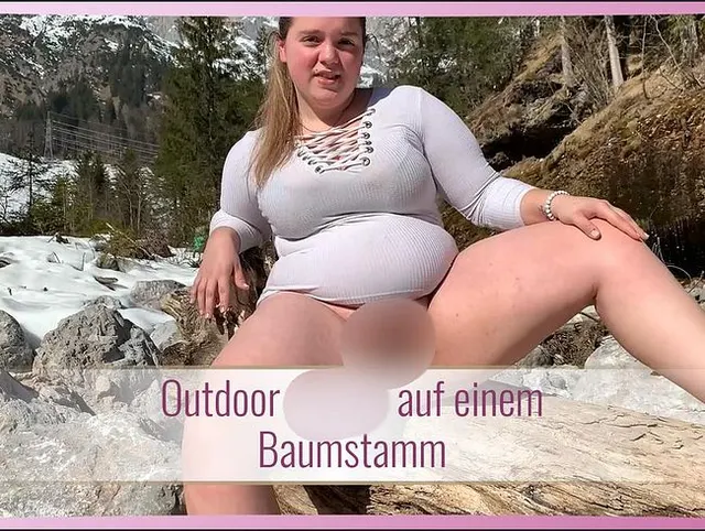 Outdoor Pissen auf nem Baumstamm