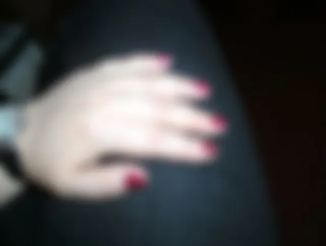 erstes mal rote fingernägel