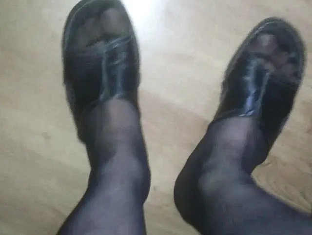 Latschen und Nylonfüsse