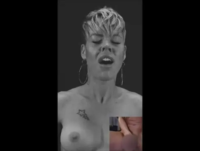 Nahaufnahme vom Gesicht beim Orgasmus