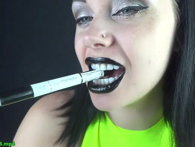 ASMR Geräusche von Kosmetika