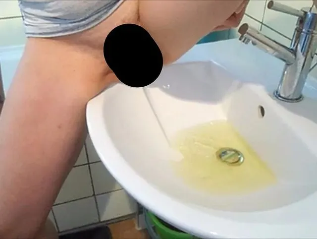 Einfach mal ins Waschbecken gepisst