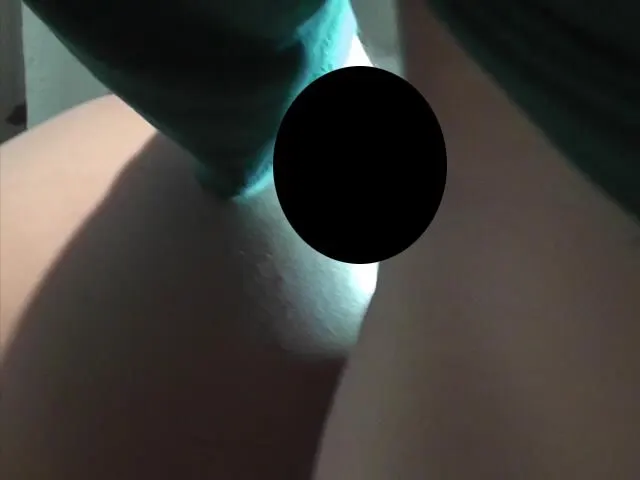 Im Strickkleid vollgerotzt
