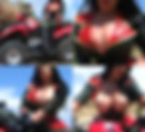 Titten auf der Quad rausgeholt