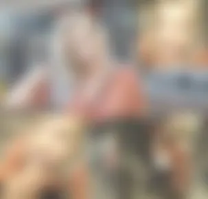QUCKY BLOWJOB IM UMKLEIDKABINE - PUBLIC
