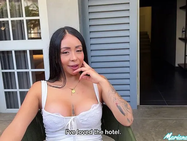 Milf-Perspektive – Ich ficke den Hotelangestellten und seinen großen Schwanz für mich – Mariana S