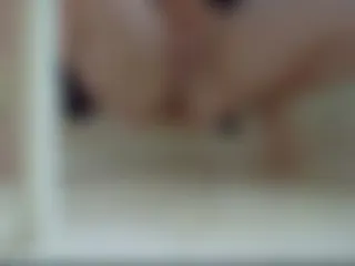 Im Urlaub auf den Balkon gepisst