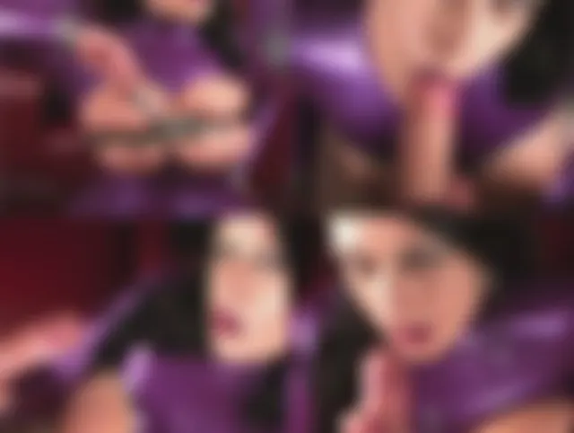 Blowjob im brustfreien Latexkleid