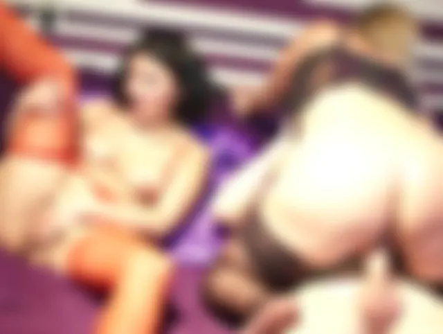 2 Fickgeile Fotzen AO durchgebumst