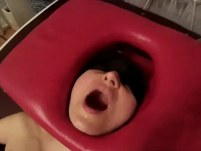Luna als Schlucksklavin