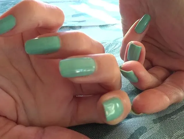 Blaue lange Fingernägel - Natürliche Fingernägel