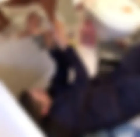 Klempner-Lehrling ins Maul gepisst!
