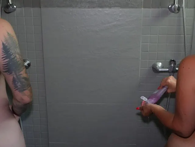 FUCK Hausverbot!! Beim Squirten im Hallenbad erwischt