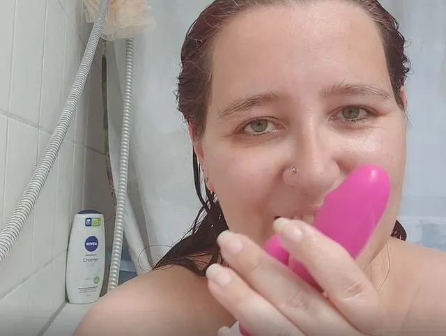 BRING DAS BADEWASSER ZUM ÜBERLAUFEN