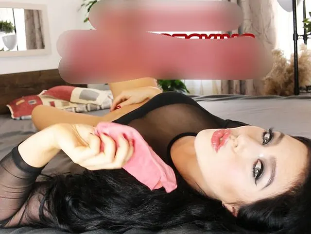 Adventskalender #13 – HOMEWRECKING – Ein Geschenk für deine Alte!