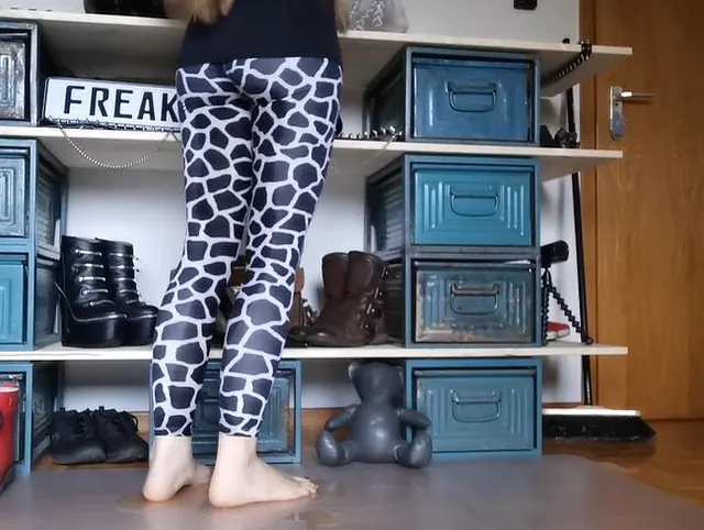 Durch und in meine Leggins gepisst :)