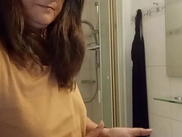 Reife BBW unter der Dusche – mein dicker Körper ganz nah