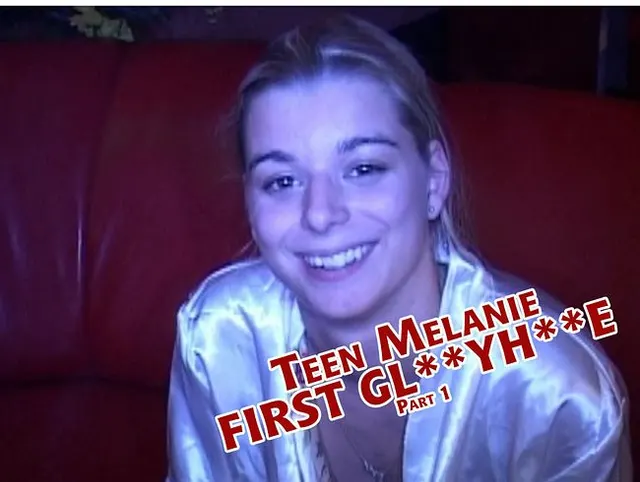 Teen Melanie erste Mal GloryHole - Cumshot 1