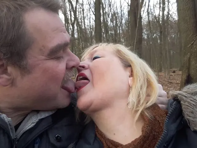 Knutschen im Park