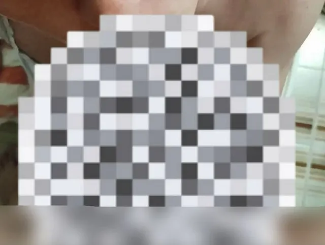 MILF Hausfrau lutscht Sperma in den Mund