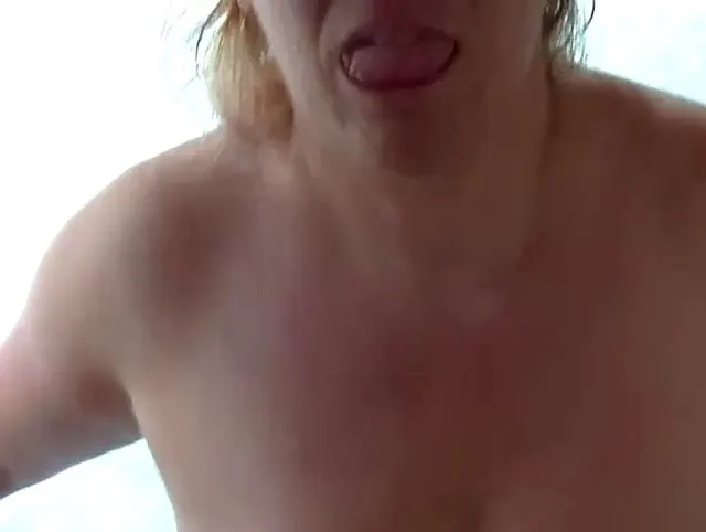 Geiler Blowjob im Whirlpool