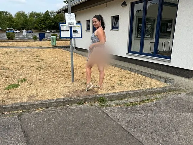 PUBLIC FICK an der Bushaltestelle – Fremder fickt mich hart!