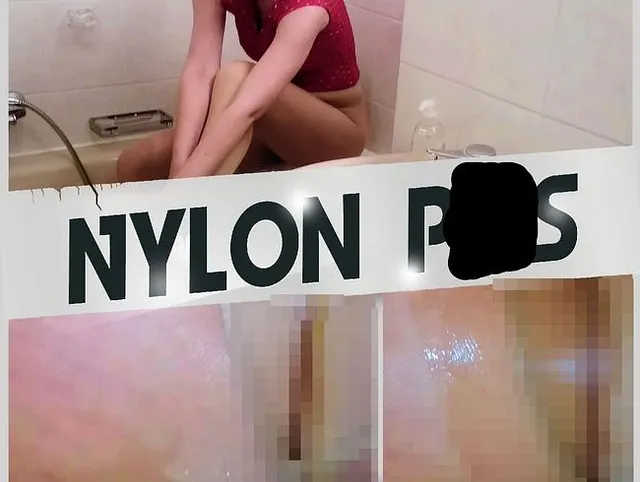 Nylon Piss in der Badwanne