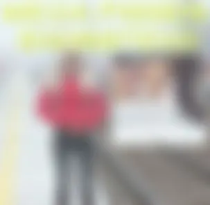 MEGA PISSEN AM BAHNSTEIG